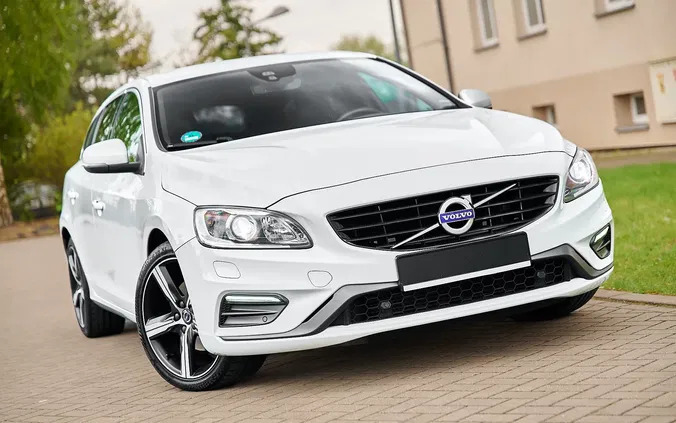 mazowieckie Volvo V60 cena 66900 przebieg: 210000, rok produkcji 2018 z Płock